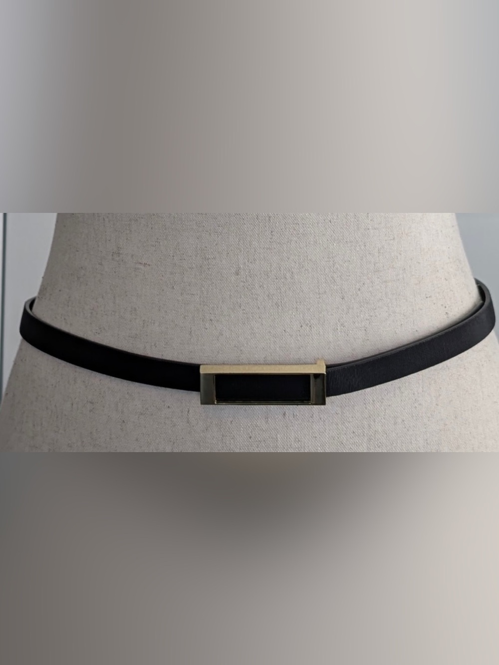 Jones New York Women’s Thin Black Gold Belt Size 6